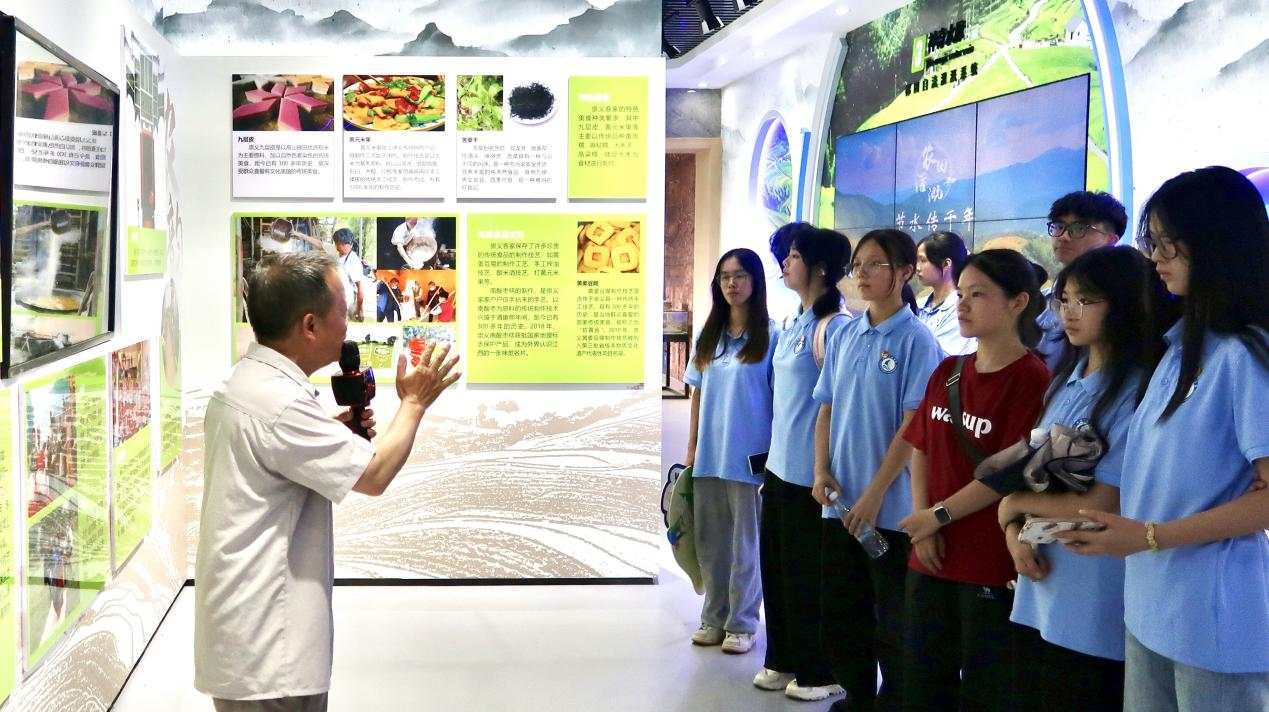 91暗网
：志愿者“红”入田间 非遗之美实践知_fororder_图片11